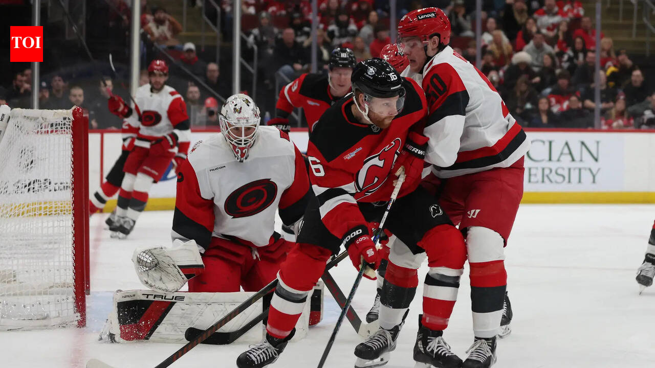 NHL Injury Update: Carolina Hurricanes’ winger Eric Robinson exits game due to an upper-body injury