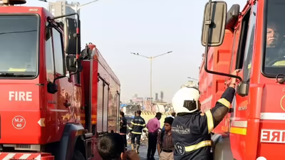 Mumbai blaze: Fire breaks out at Ghatkopar garment shop; 3 injured, 1 critical