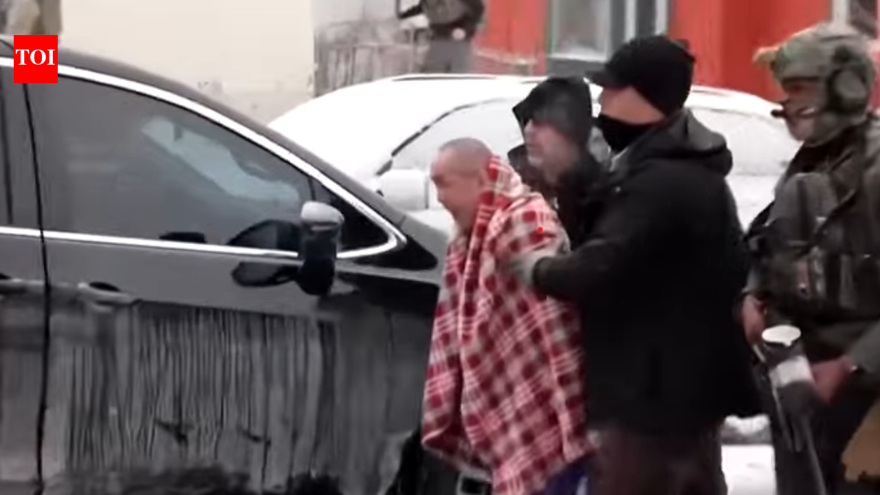 'I was shaking': Man pulled from Minnesota home in underwear by ICE