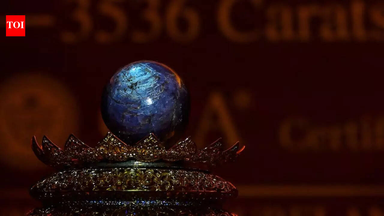 World’s largest purple star sapphire ‘Star of Pure Land’ unveiled in Sri Lanka with $300 million value