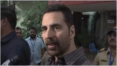 Mumbai police files case against speeding driver in Akshay Kumar security crash