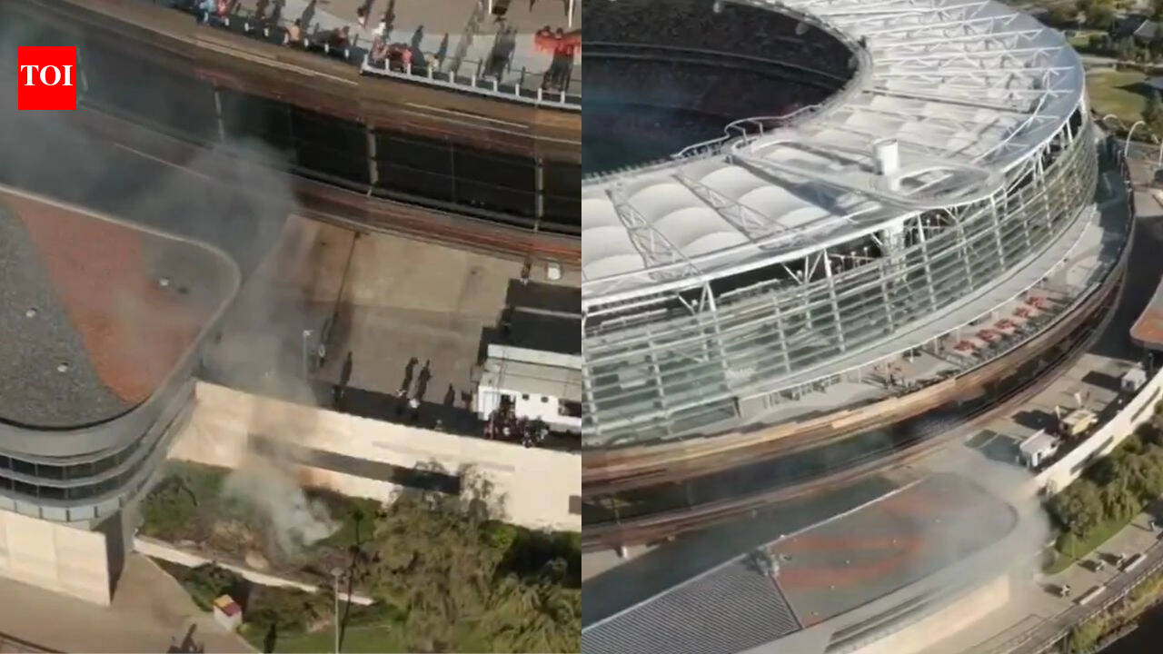 Horror in Australia: Fire outside stadium with Babar, Smith playing - Watch