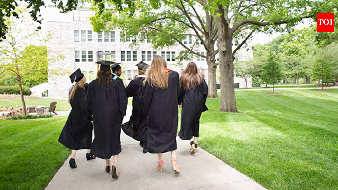 Why Arthur Levine believes 25 percent of US colleges are headed for closure