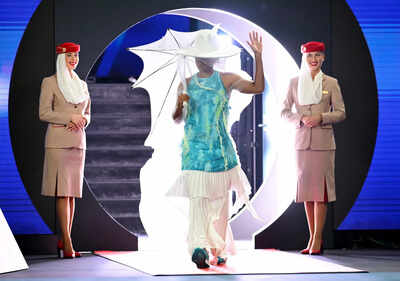 Fashion statement at Australian Open! Naomi Osaka enters court in veil, hat and parasol - Watch