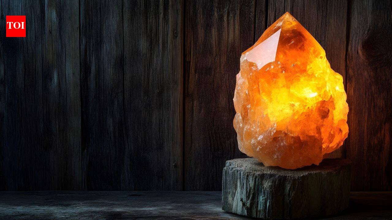 Can keeping Himalayan salt lamps change the aura of the home?
