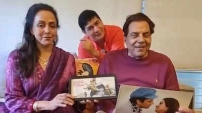 Unseen video of Dharmendra and Hema Malini vibing to Aas Paas song months before his death leaves fans emotional