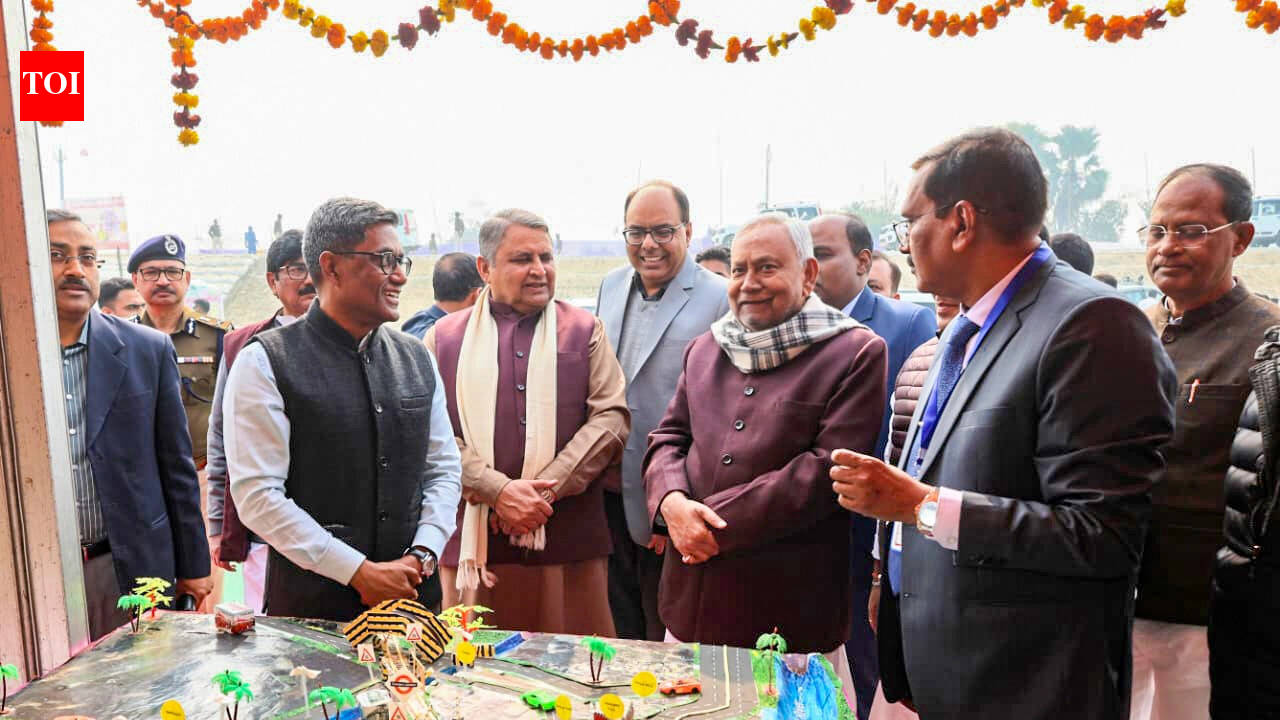 Nitish launches Rs 316-crore projects in Gopalganj, outlines vision for development