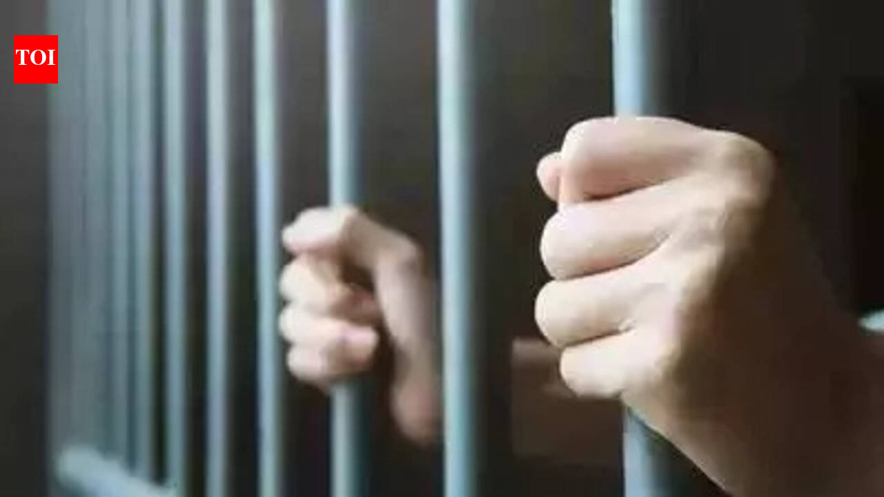 Four held for supplying drugs to Beur central jail inmates