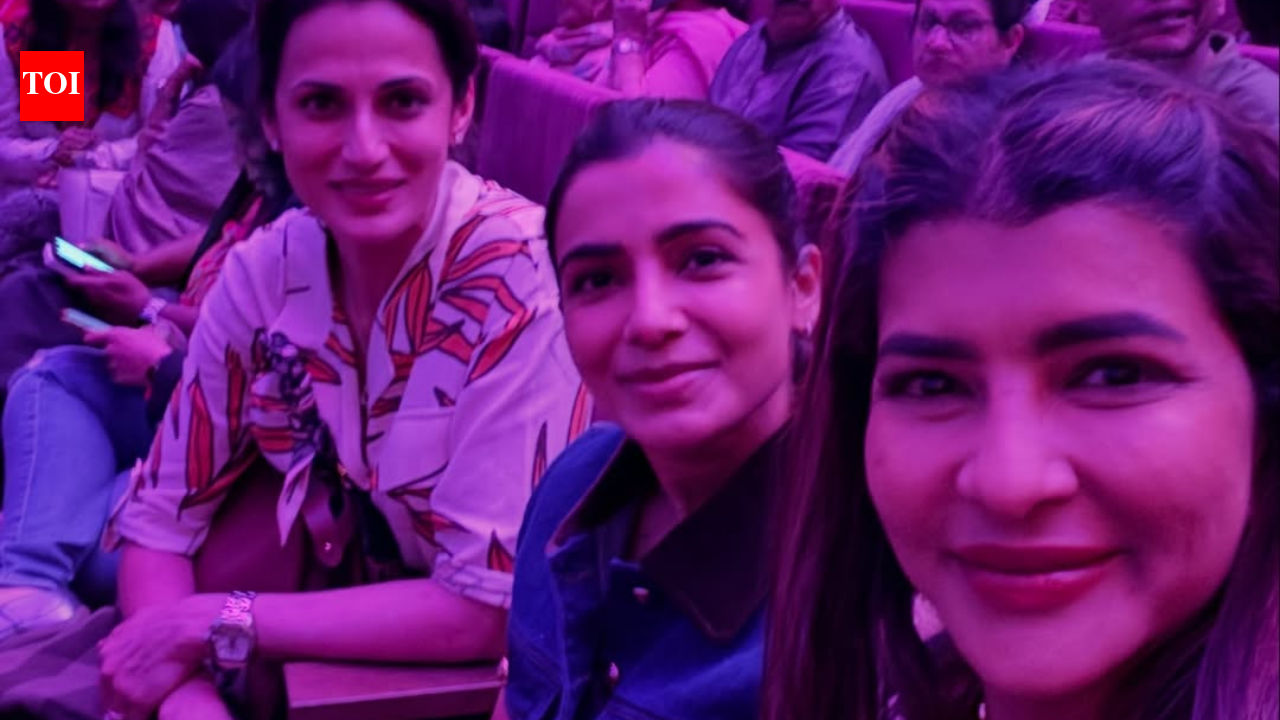 Samantha Ruth Prabhu and Raj Nidimoru's Fun Day Out in Mumbai with Friends