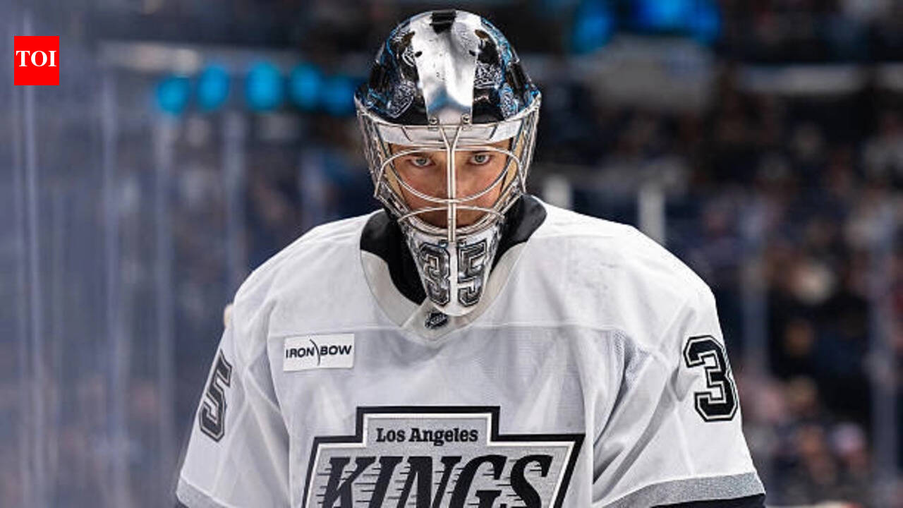 Darcy Kuemper's injury news: Crease collision forces goaltender's exit during LA Kings vs New York Rangers game
