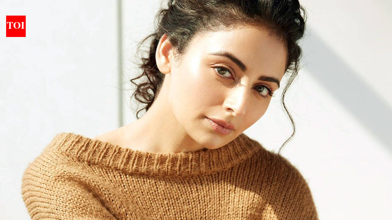 'Emraan Hashmi listens and reacts, and that elevates the scene:' 'Taskaree' actress Zoya Afroz opens up on Emraan Hashmi’s calm confidence