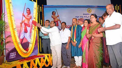 Adopt Ambigara Chowdaiah vachanas in daily life: Congress MLC