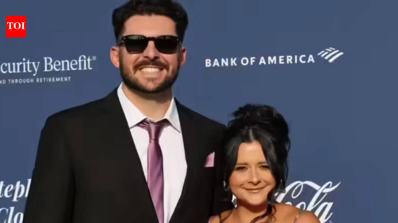 Dodgers pitcher Alex Vesia and wife Kayla share emotional sunset post after heartbreaking loss of newborn daughter