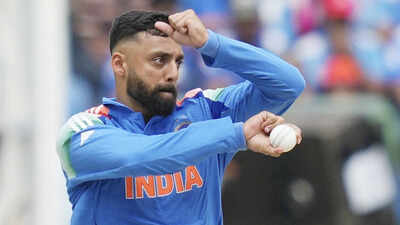 Danger signs for Team India: Glenn Phillips decodes Varun Chakravarthy's mystery