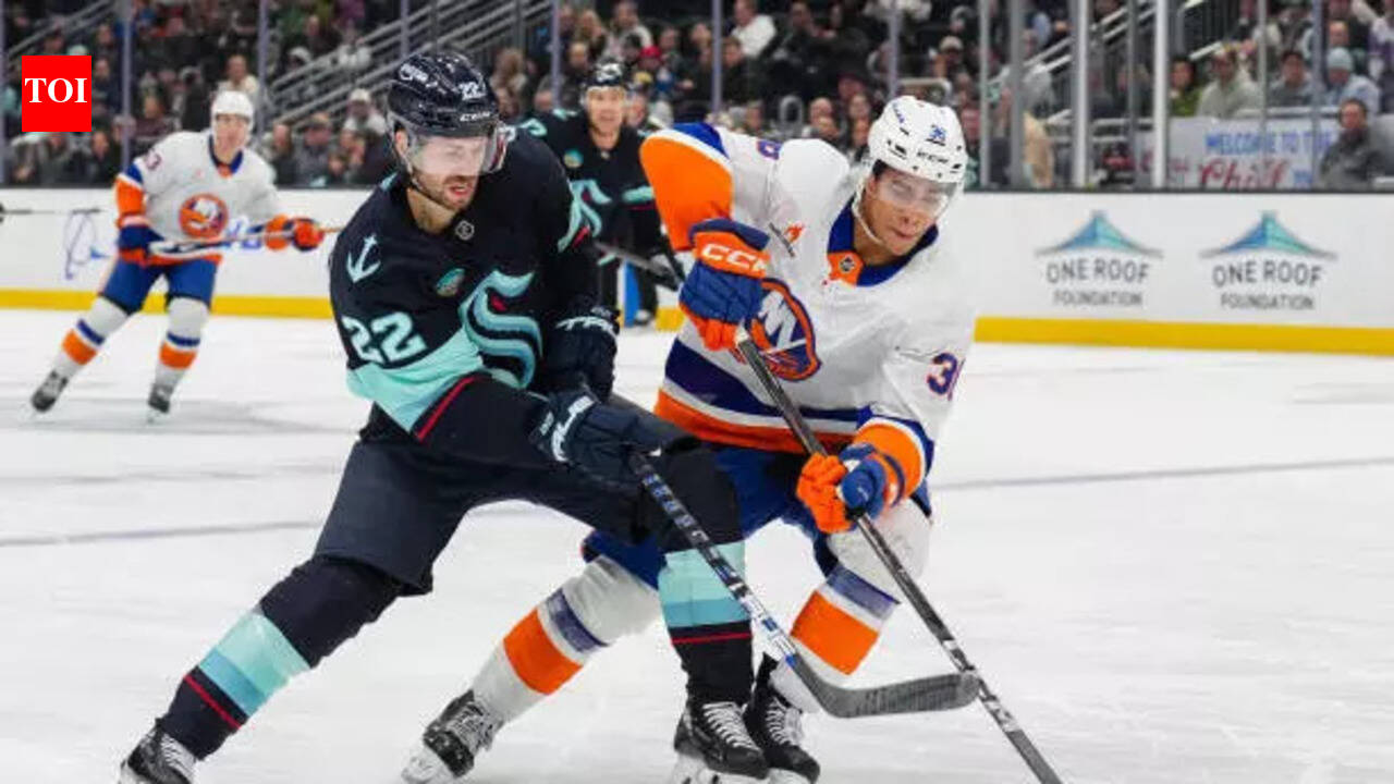 Vince Dunn sparks Seattle Kraken win against New York Islanders at Climate Pledge Arena