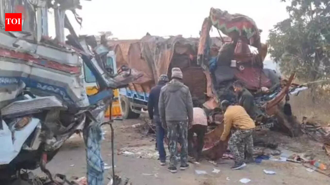 3 killed in high-speed truck crash on NH-30 | Raipur News - The Times ...