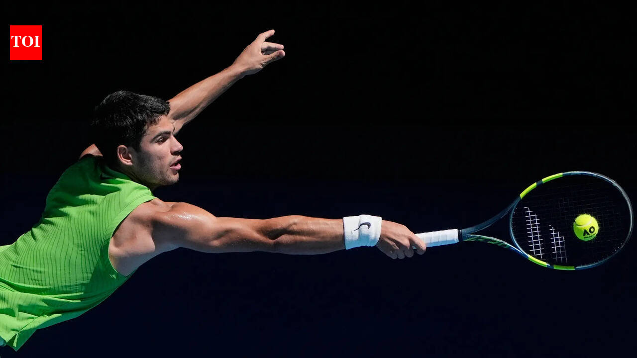 Carlos Alcaraz cruises into Australian Open's last 16 with commanding win