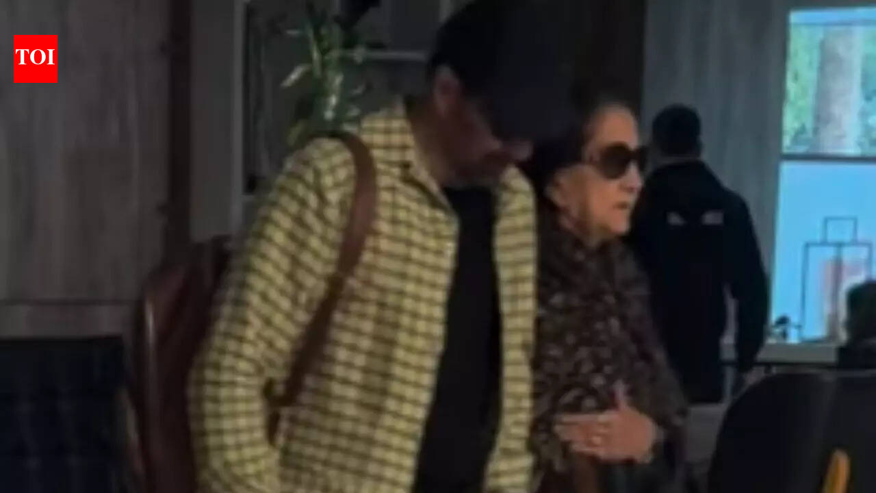 Dharmendra's first wife Prakash Kaur makes first appearance after his demise as she gets spotted with Sunny Deol, netizens call him the 'best son'