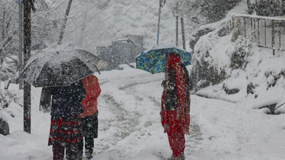 Snow & winds bring chaos to J&K: Roads blocked, flights paused, power hit, schools shut