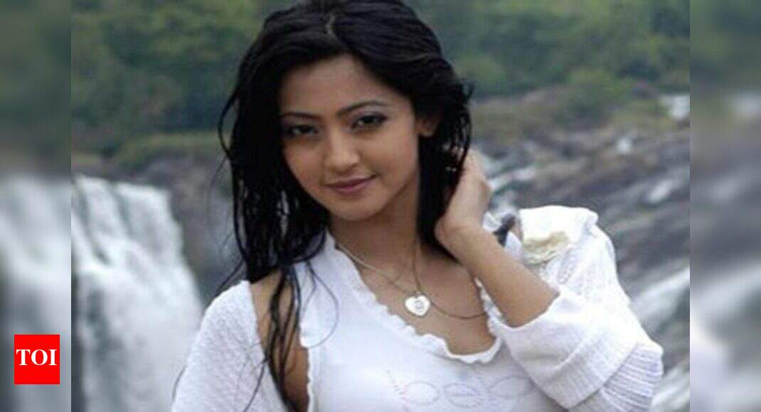 Aindrita Ray's wild birthday | Kannada Movie News - Times of India
