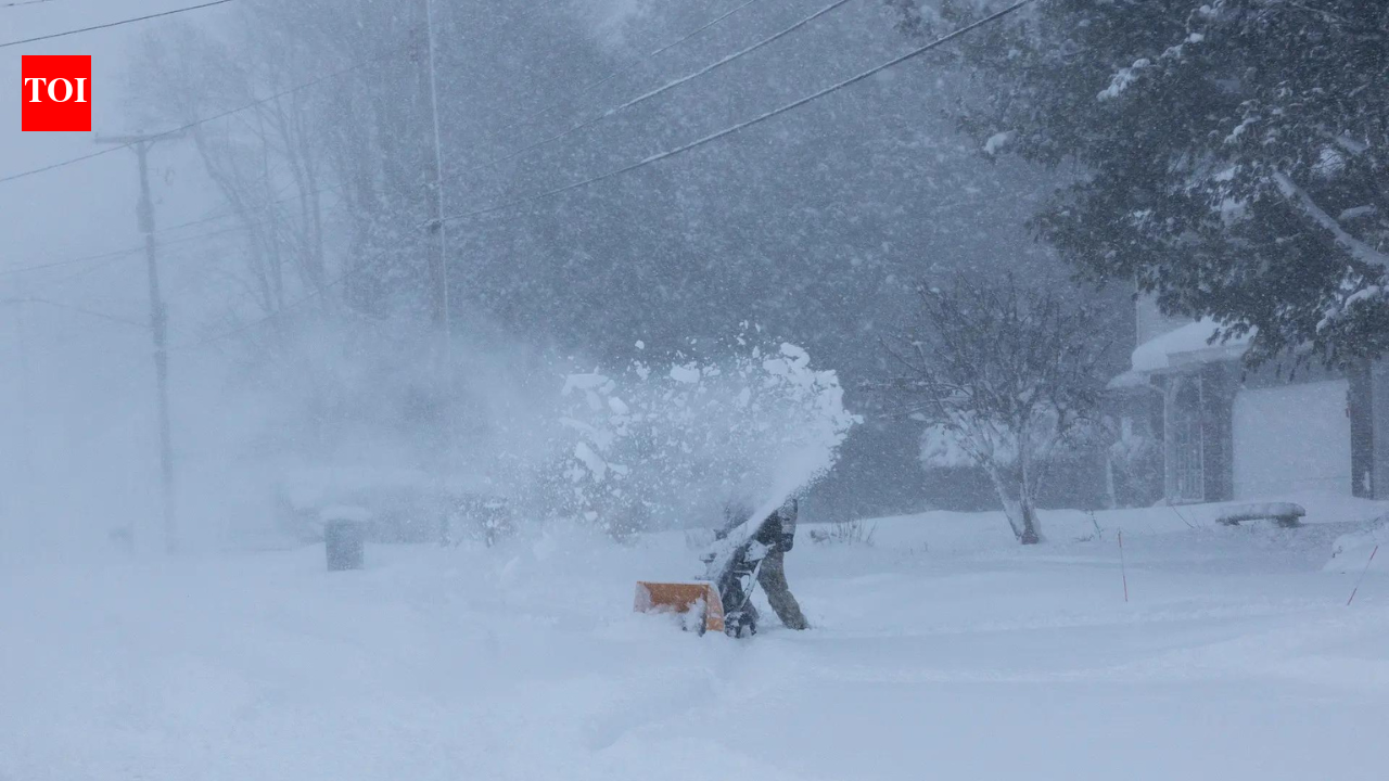 US braces for historic winter storm; power outage risks mount, flights cancelled