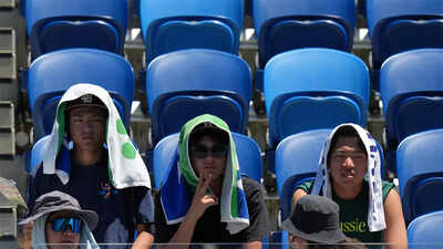 Play suspended at Australian Open over extreme heat: Organisers
