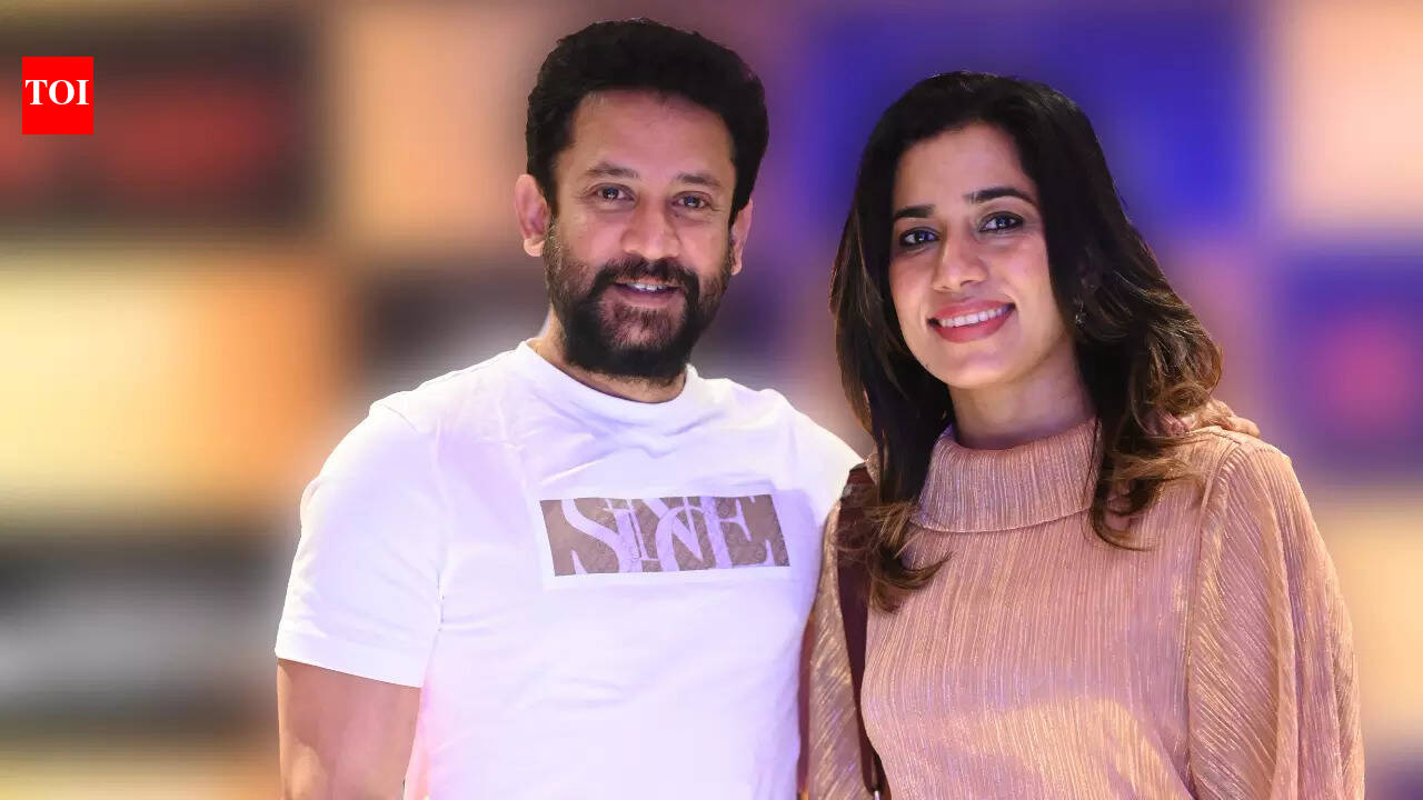 Deepak and Sivaranjani attended the launch of The Liquid Library cocktail bar at Velachery in Chennai