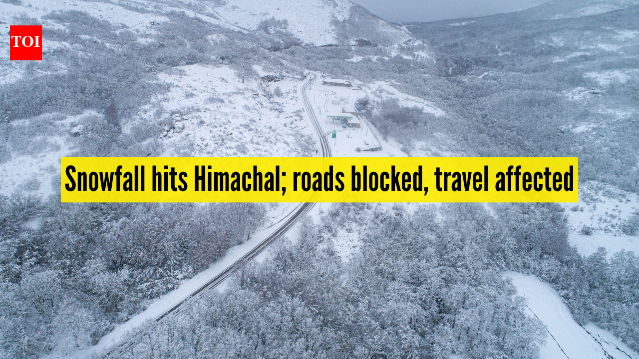 Heavy snowfall disrupts life in Himachal Pradesh; more than 500 roads blocked, Atal Tunnel and Rohtang Pass affected