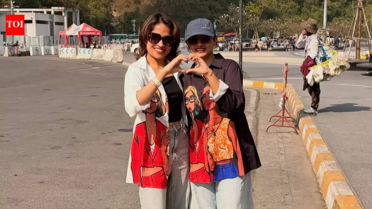 Adhila and Noora get overwhelmed by the heartwarming response from a group of school kids, calls it, 'A moment we’ll never forget.'