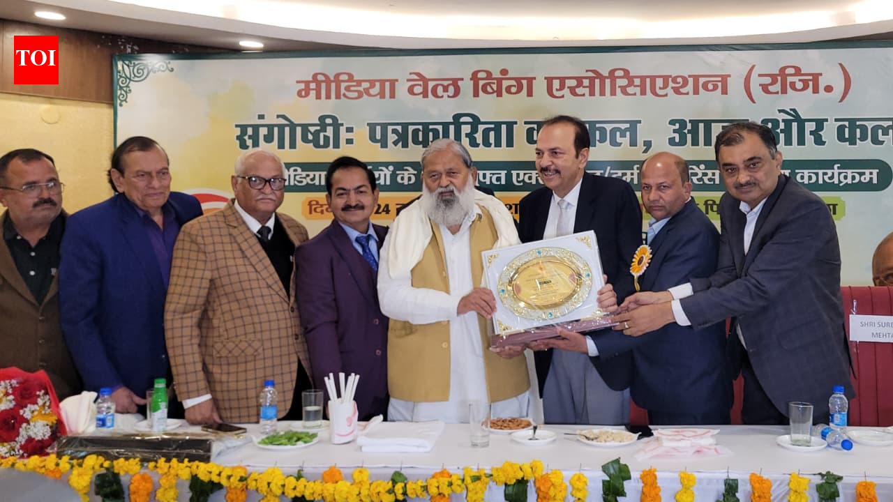 Independent journalism essential for a healthy democracy: Anil Vij