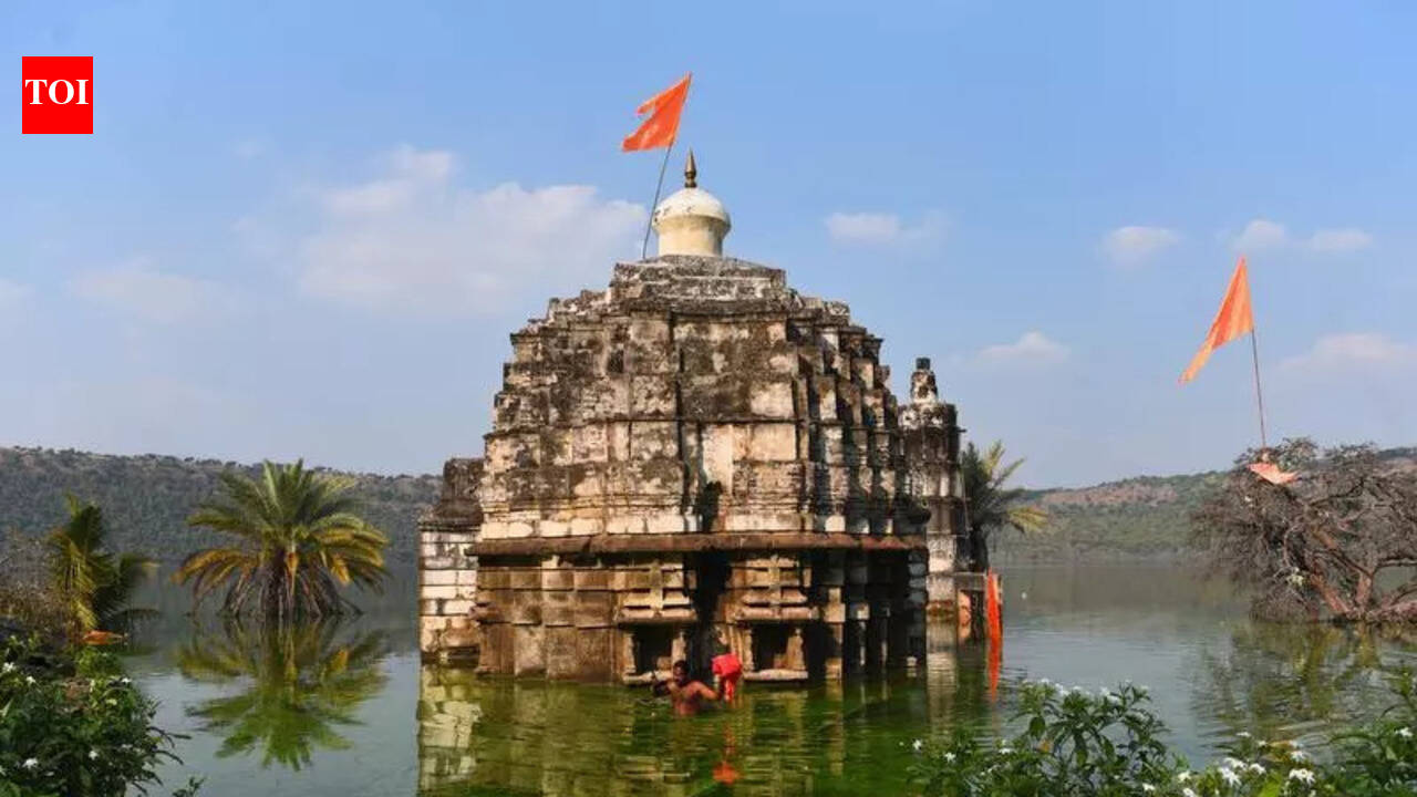 India’s meteor crater Lonar lake faces an unlikely threat: Massive rise ...