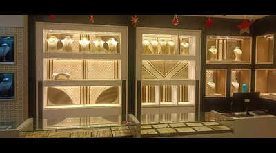 Wai jewellery store owner found dead in city hotel