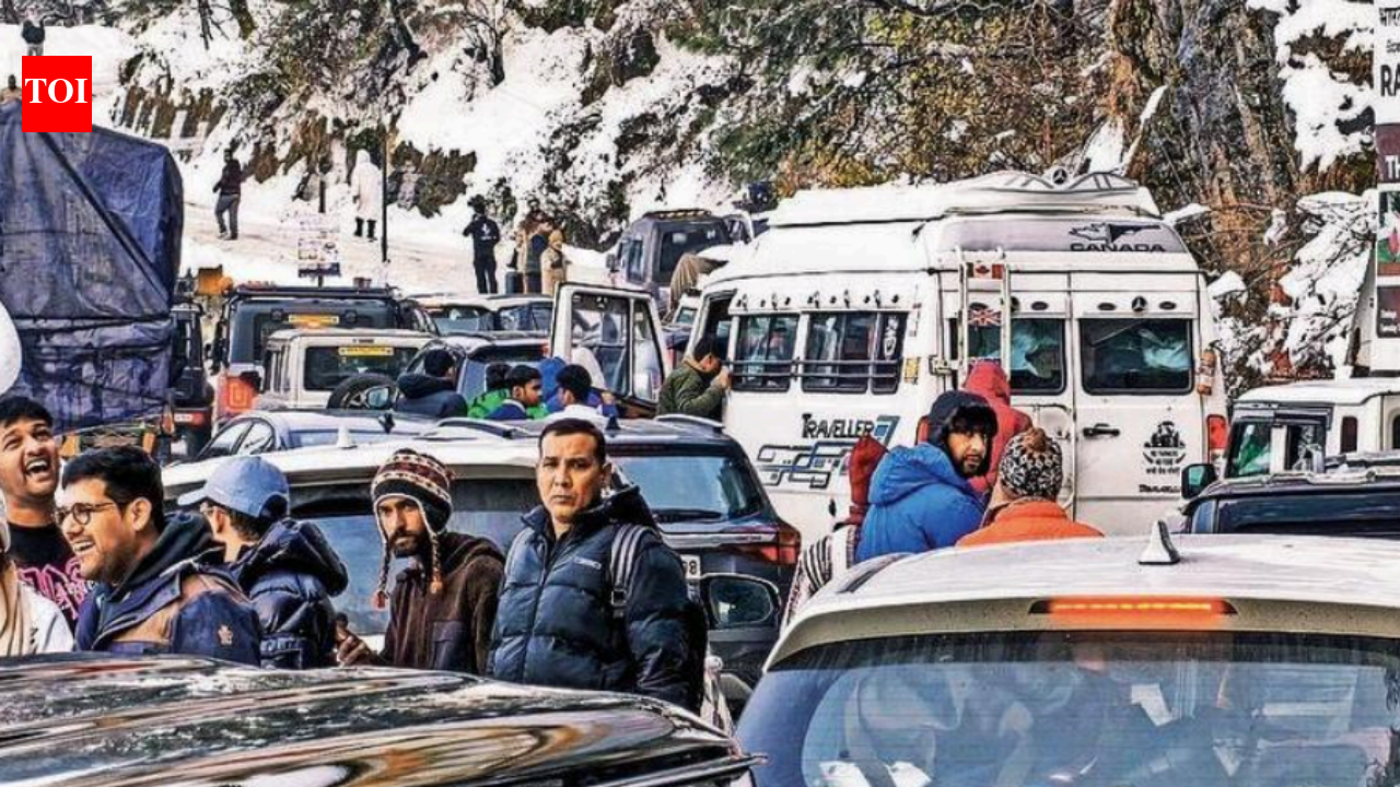 Snow brings pain in Himachal Pradesh: Roads closed, no power & water supply; tourists stranded