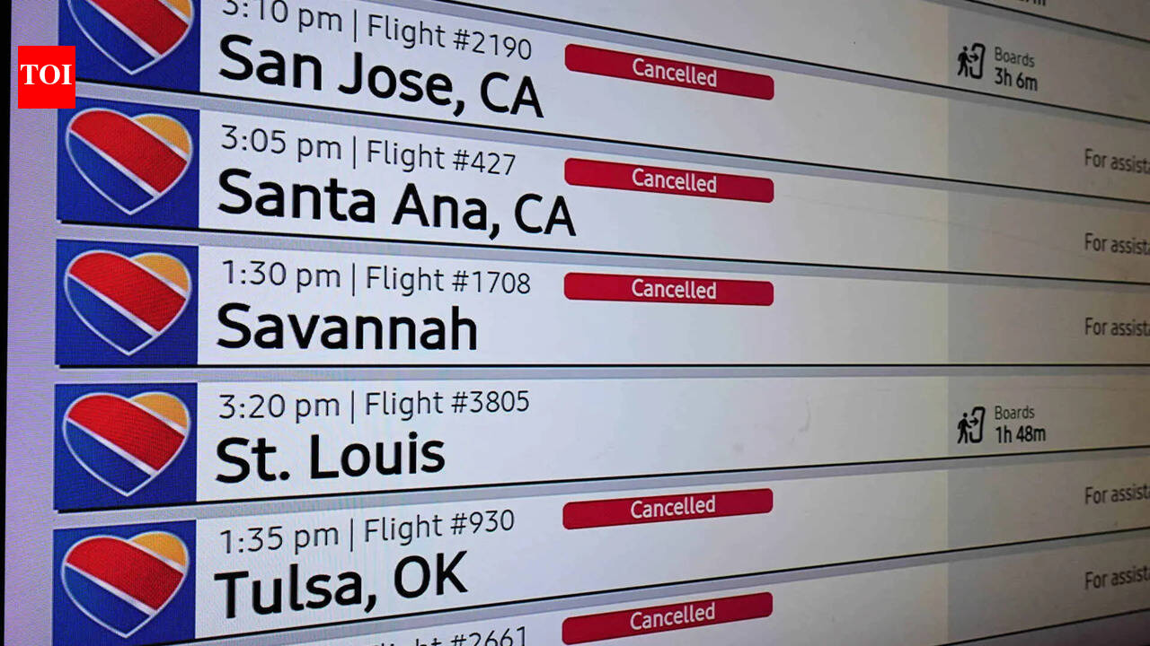 Over 13,000 flights cancelled! US snow storm hits air travel, more disruptions expected