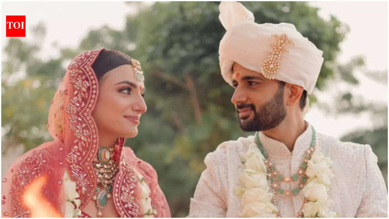 Singer Prakriti Kakar marries entrepreneur Vinay Anand in Jaipur; drops beautiful from wedding ceremony