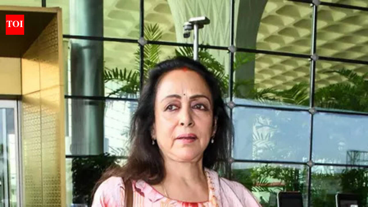 Hema Malini reunites with Ramesh Sippy to launch 'Society Achievers' cover marking 50 years of 'Sholay'