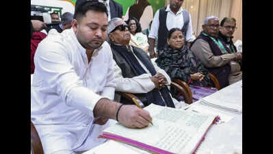 Lalu family rift deepens as Rohini, Tej target Tejashwi