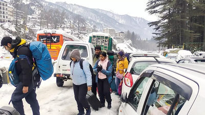 15km in 10 hours: Snow rush turns into traffic nightmare in Manali