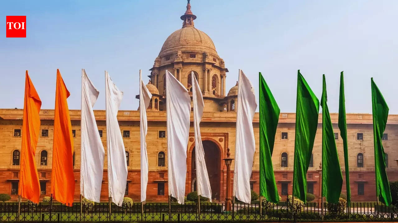 What is the difference between a republic and a democracy? Facts travellers must know