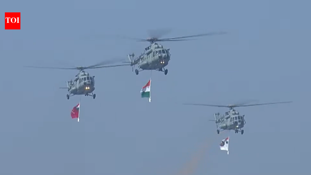 Watch: Mi-17 choppers shower petals, fly ‘Dhwaj Formation’