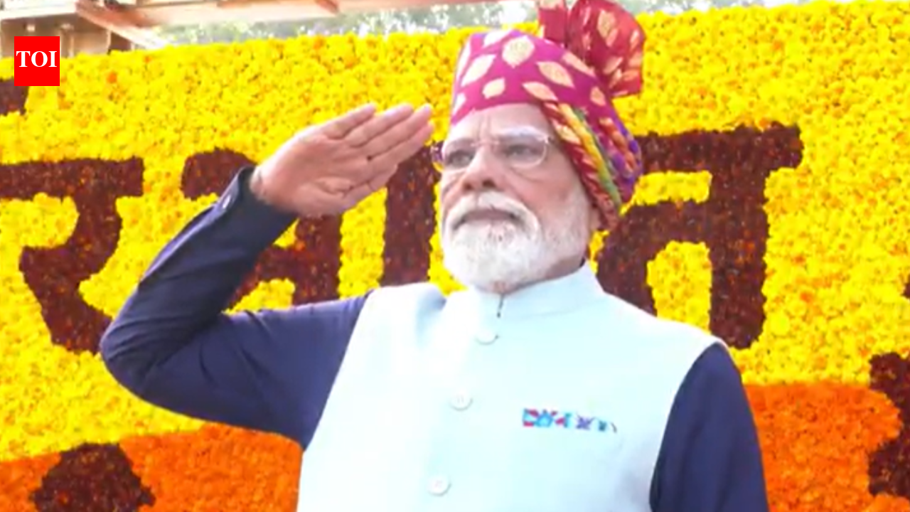 Republic Day 2026: PM Modi dons red-yellow Bandhej safa, a nod to Rajasthan tradition