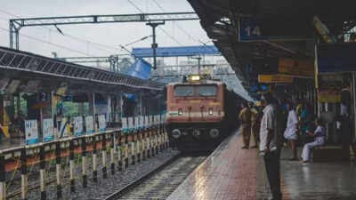 Stagger station revamp to prioritise funding of rail corridors, govt panel tells railways
