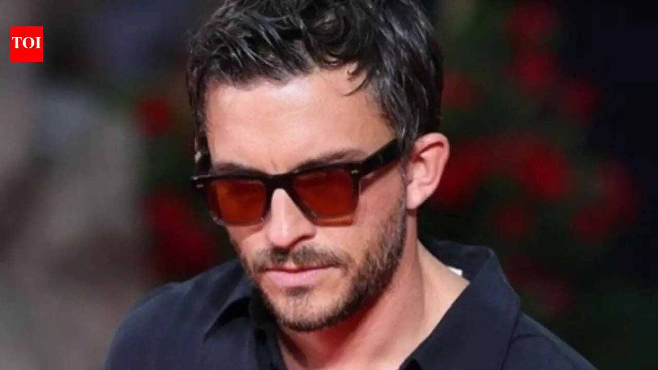 Jonathan Bailey opens up on his weird habit while shooting intimate scenes