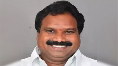 Ahead of municipal polls, Telangana ex-MLA Aruri Ramesh quits BJP, to join BRS