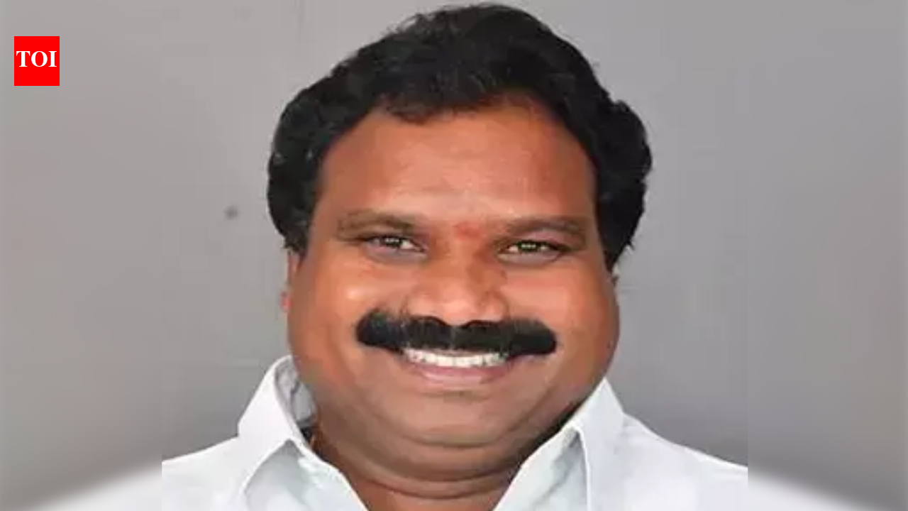 Ahead of municipal polls, Telangana ex-MLA Aruri Ramesh quits BJP, to join BRS