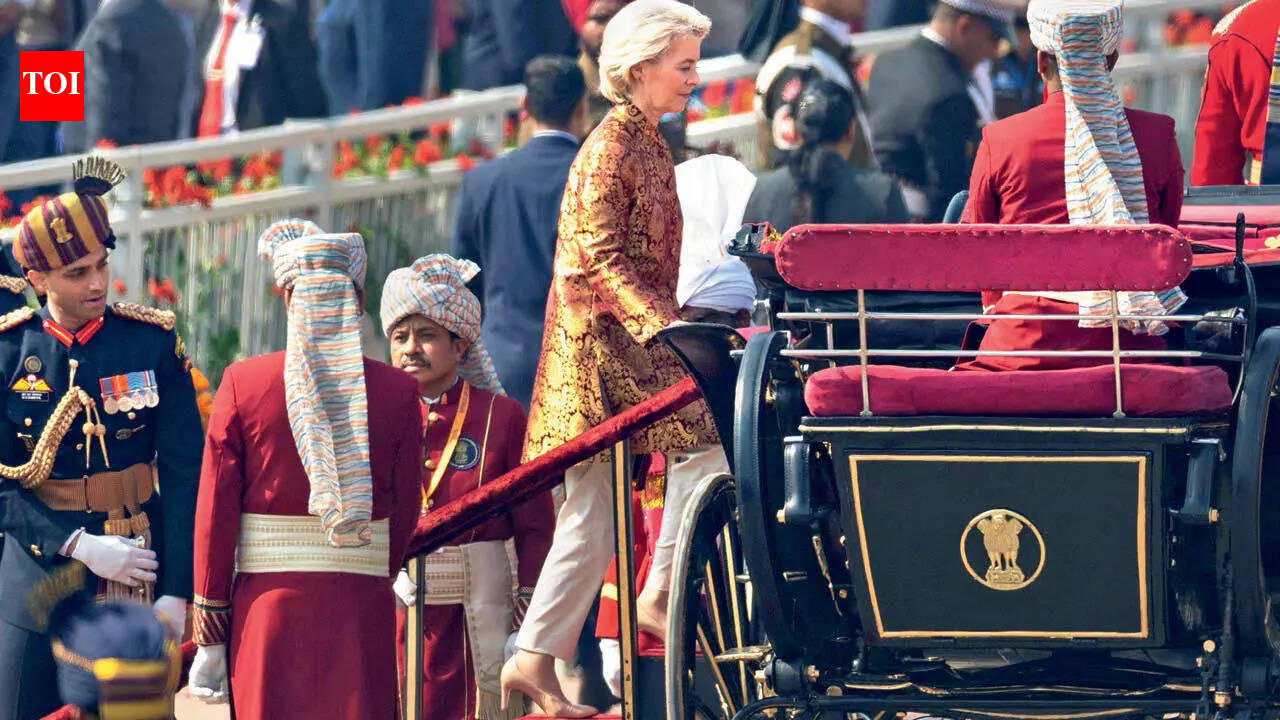 Burgundy Benarasi outfit marks EU chief’s Republic Day moment
