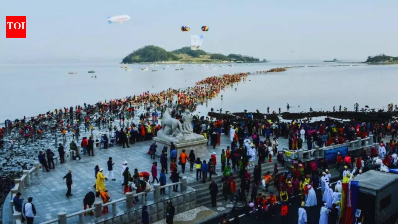 What is South Korea’s Jindo Miracle, and what happens to the sea during this time?