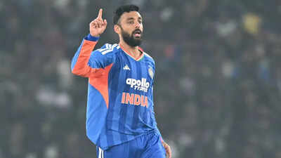 'Dew won't bother Varun Chakravarthy': Anil Kumble's big pick for India's T20 World Cup push