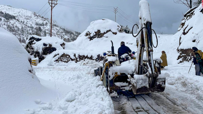 J&K: BRO rescues 40 soldiers, other civilians stranded by heavy snowfall in Doda