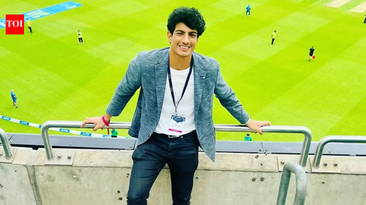 After cheating claims by Mandhana's friend, Palash Muchhal spotted outside court